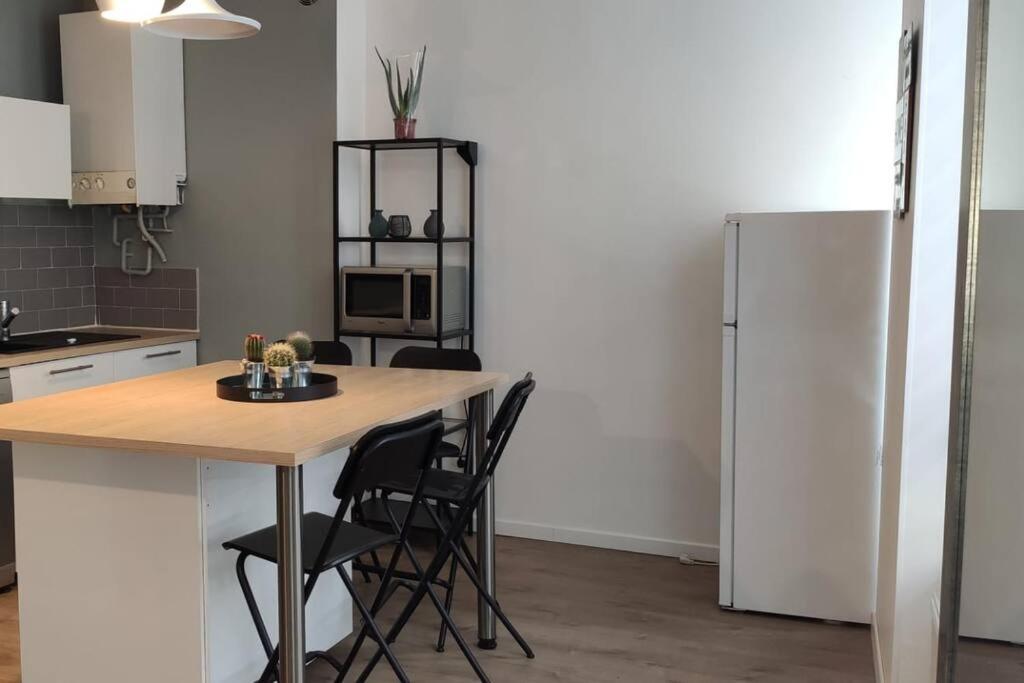 Apartamento Logement 5 Personnes Proche Cv Et Parking Prive Saint-Etienne  Exterior foto